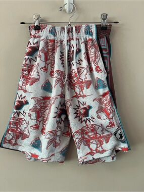 Flow society gremlin print lacrosse shorts boy size medium white